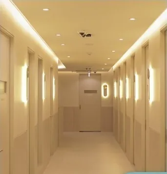 1인 전용 회복실이 이어지는 유앤유 복도